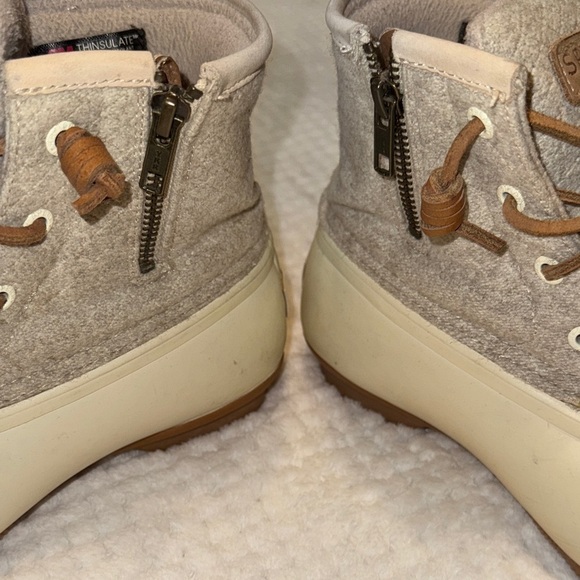 🥾 Sperry Saltwater Duck Boots – Off-White & Light Gray Wool, Size 6 - Picture 12 of 13